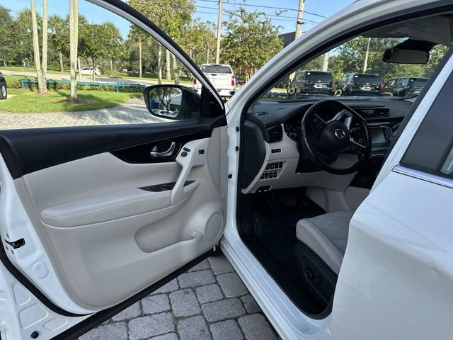 2022 Nissan Rogue Sport SV