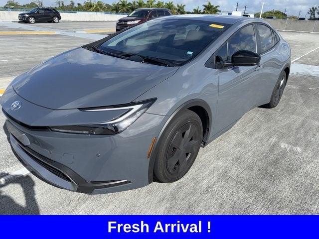 2025 Toyota Prius Plug-In Hybrid SE