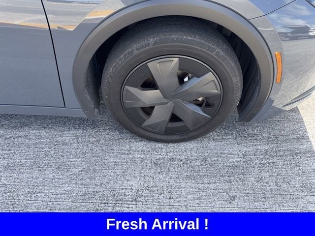 2025 Toyota Prius Plug-In Hybrid SE