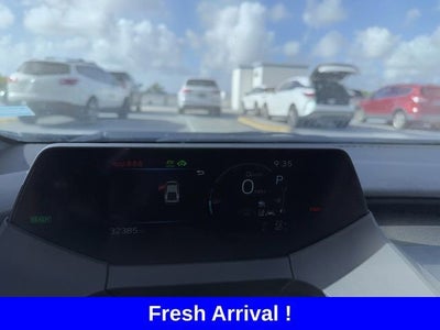 2025 Toyota Prius Plug-In Hybrid SE