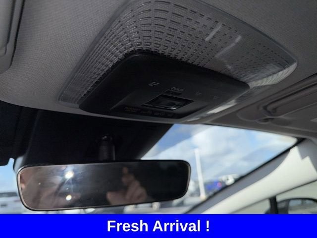 2025 Toyota Prius Plug-In Hybrid SE