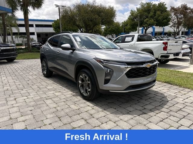 2024 Chevrolet Trax LT - Photo 17