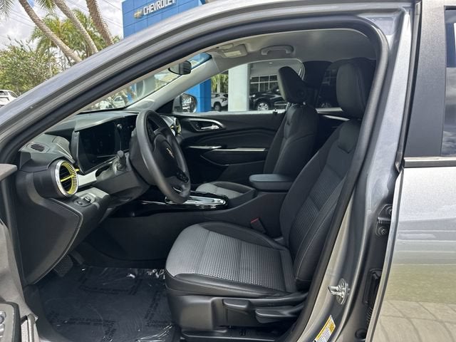2024 Chevrolet Trax LT - Photo 30