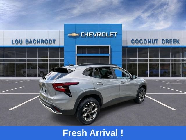 2024 Chevrolet Trax LT - Photo 8