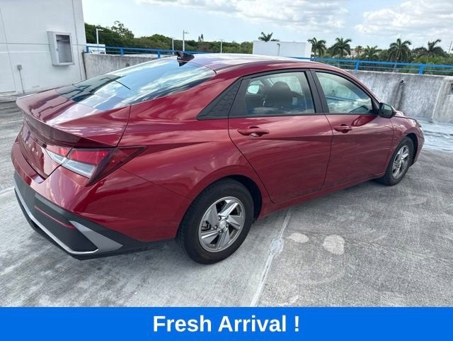 2024 Hyundai Elantra SE