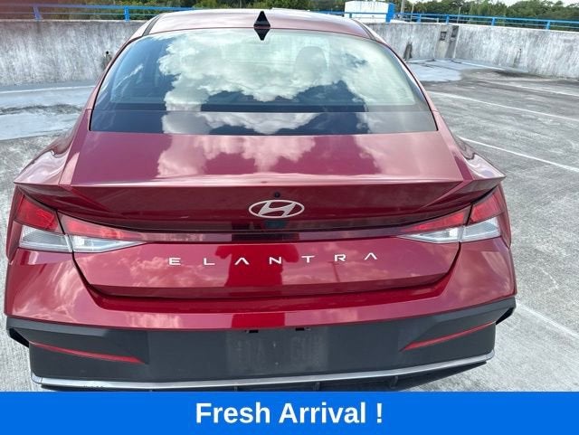 2024 Hyundai Elantra SE