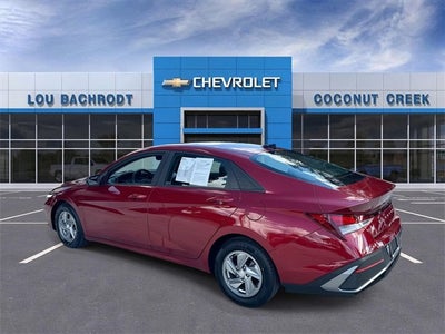 2024 Hyundai Elantra SE