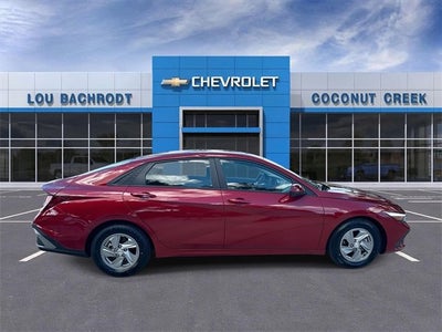 2024 Hyundai Elantra SE