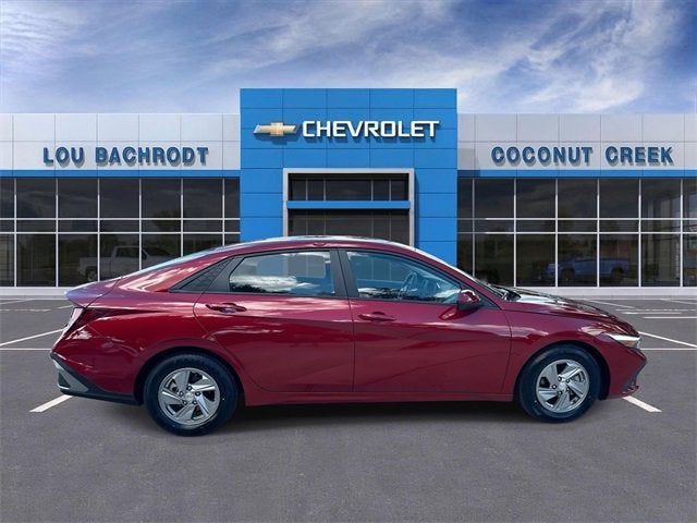 2024 Hyundai Elantra SE