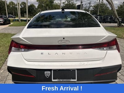 2024 Hyundai Elantra SE