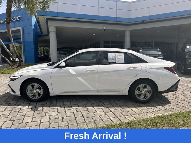 2024 Hyundai Elantra SE