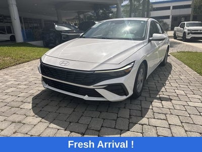 2024 Hyundai Elantra SE
