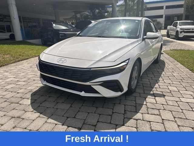 2024 Hyundai Elantra SE