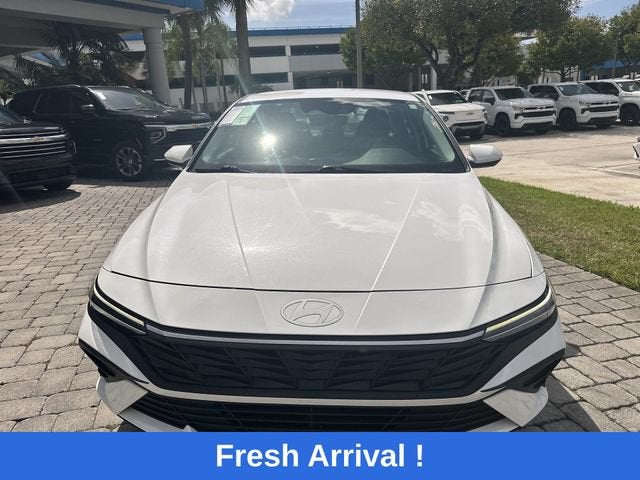 2024 Hyundai Elantra SE