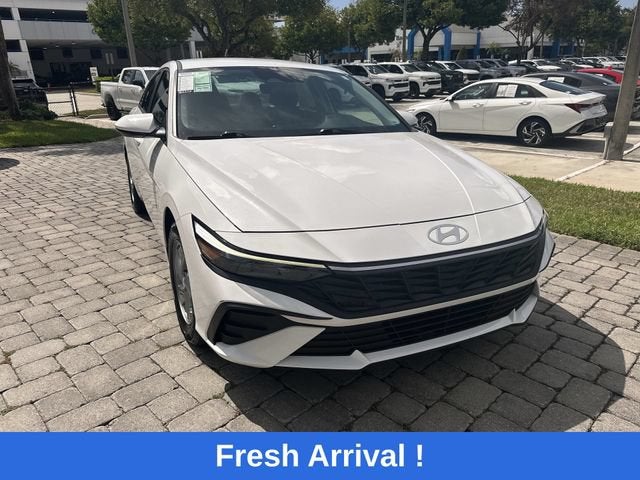 2024 Hyundai Elantra SE