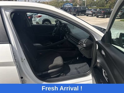 2024 Hyundai Elantra SE