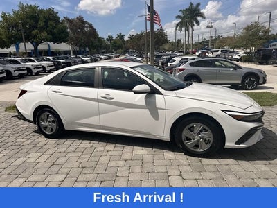2024 Hyundai Elantra SE