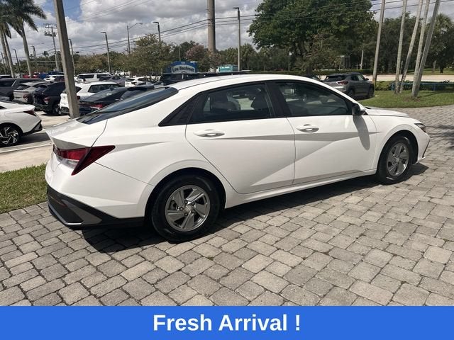 2024 Hyundai Elantra SE