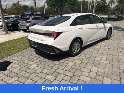2024 Hyundai Elantra SE