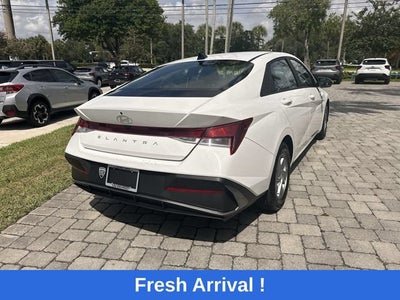 2024 Hyundai Elantra SE