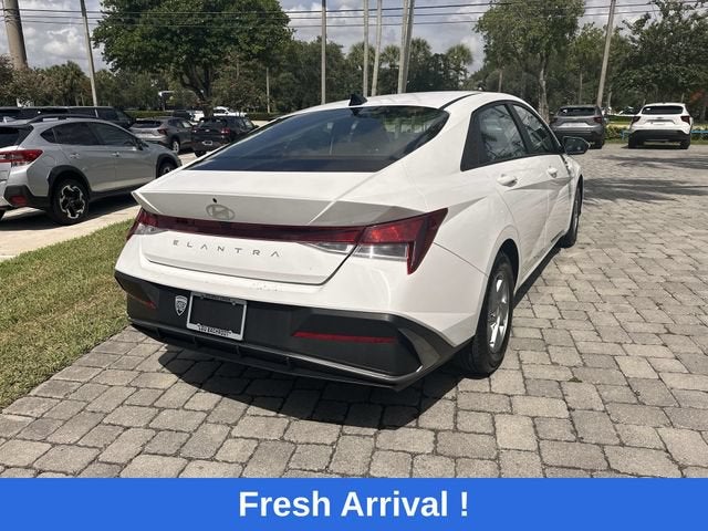 2024 Hyundai Elantra SE