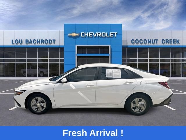2024 Hyundai Elantra SE