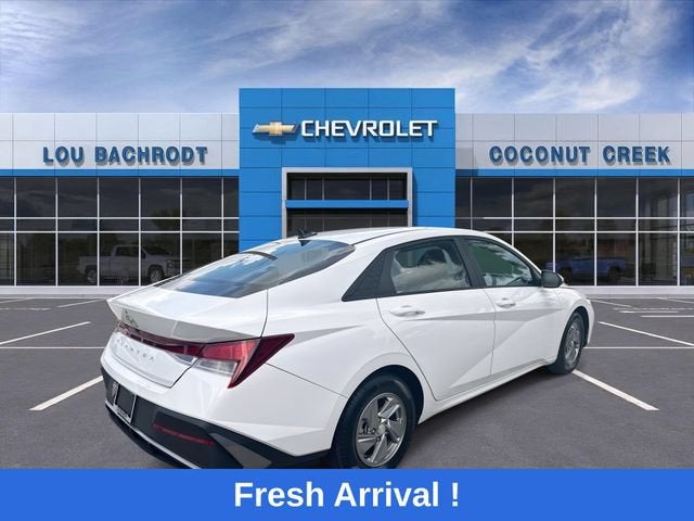 2024 Hyundai Elantra SE
