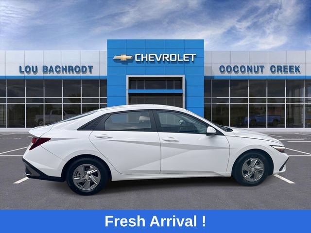 2024 Hyundai Elantra SE