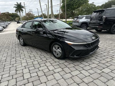 2024 Hyundai Elantra SE