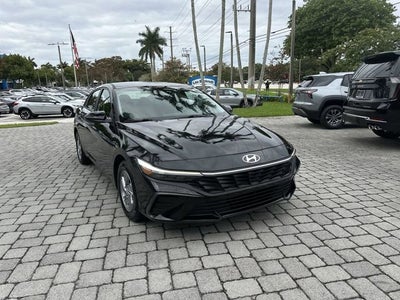 2024 Hyundai Elantra SE