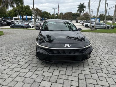 2024 Hyundai Elantra SE