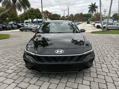 2024 Hyundai Elantra SE