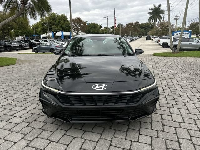 2024 Hyundai Elantra SE