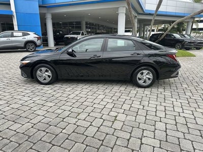 2024 Hyundai Elantra SE