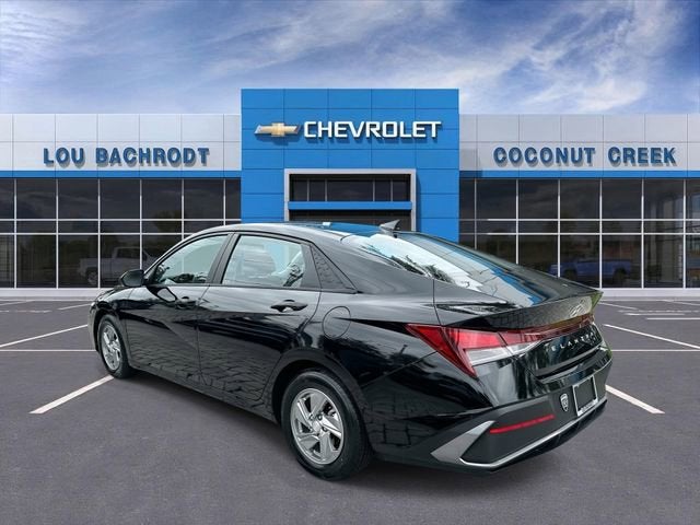 2024 Hyundai Elantra SE