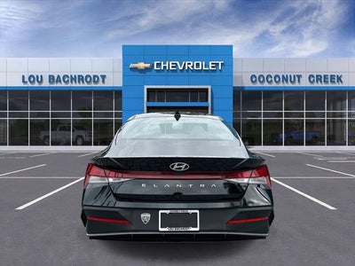2024 Hyundai Elantra SE