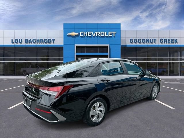 2024 Hyundai Elantra SE