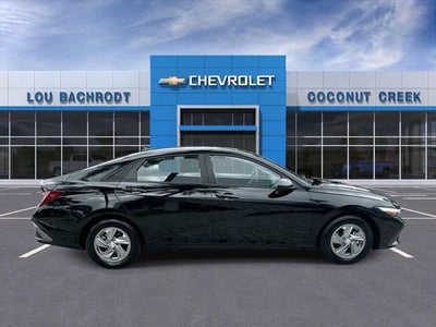 2024 Hyundai Elantra SE