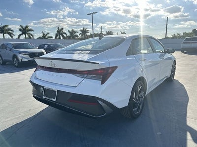 2025 Hyundai Elantra SEL Sport