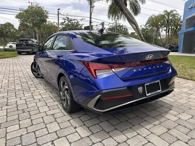 2025 Hyundai Elantra Hybrid Limited
