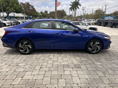 2025 Hyundai Elantra Hybrid Limited