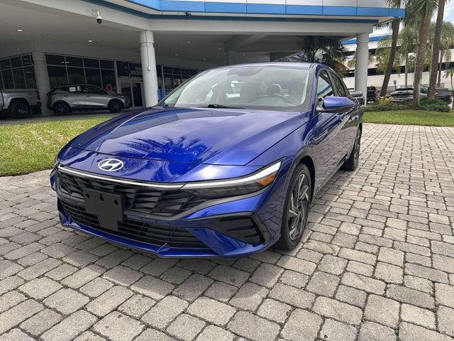 2025 Hyundai Elantra Hybrid Limited