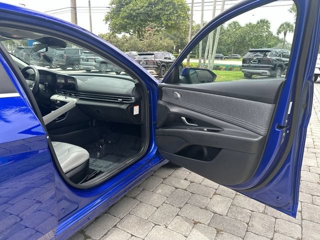 2025 Hyundai Elantra Hybrid Limited
