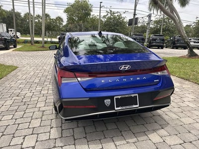2025 Hyundai Elantra Hybrid Limited