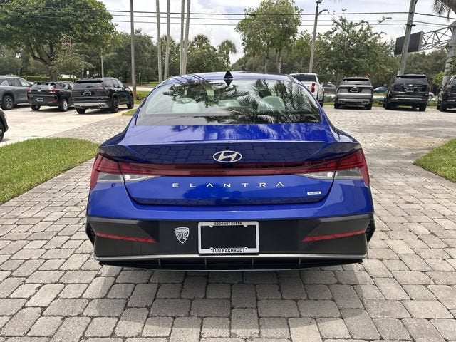 2025 Hyundai Elantra Hybrid Limited