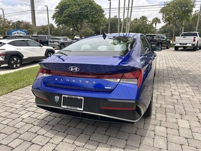 2025 Hyundai Elantra Hybrid Limited