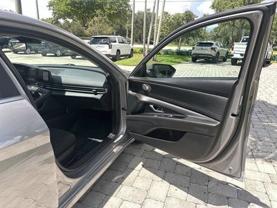 2025 Hyundai Elantra SEL Convenience