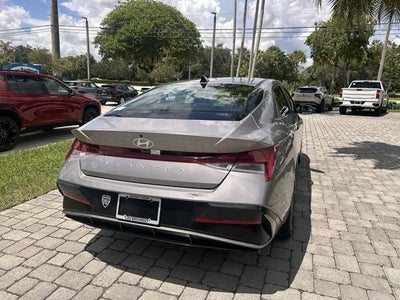 2025 Hyundai Elantra SEL Convenience