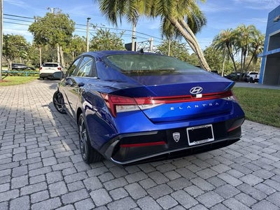 2025 Hyundai Elantra SEL Convenience