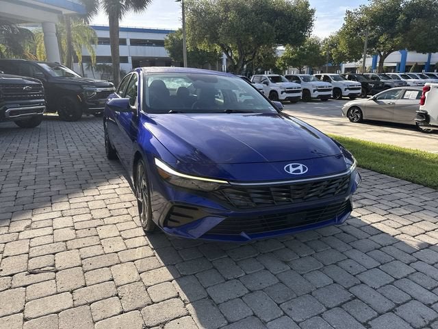 2025 Hyundai Elantra SEL Convenience
